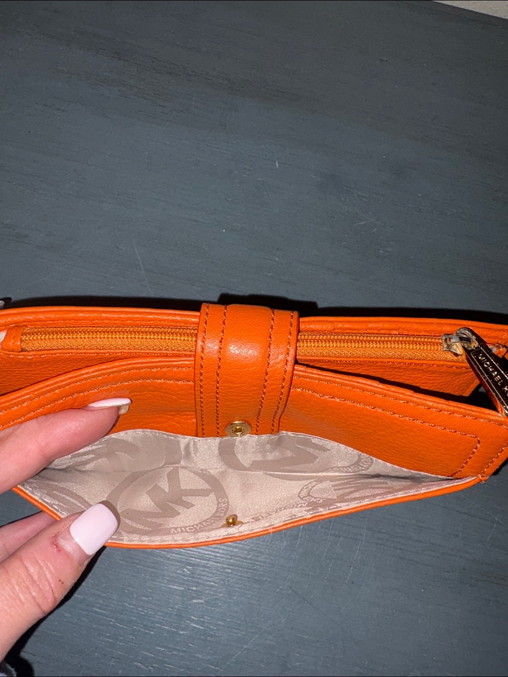 Michael Kors Charlton Orange Leather Wallet Gold Buckle Push-Lock Latch EUC - Picture 12 of 14